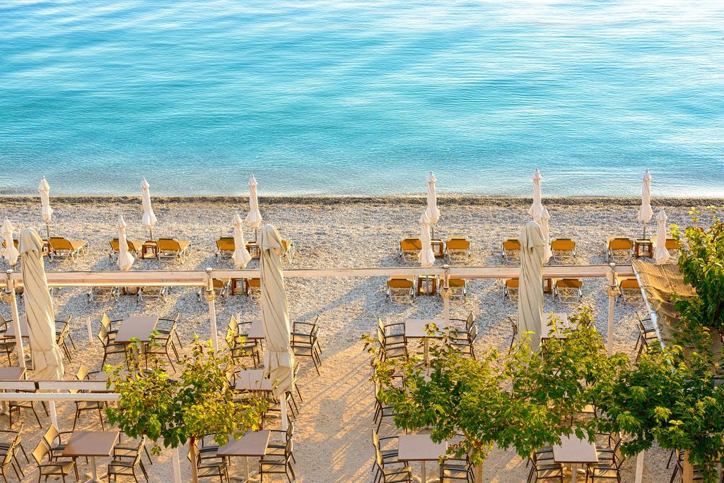 Akrata Beach Hotel Esterno foto